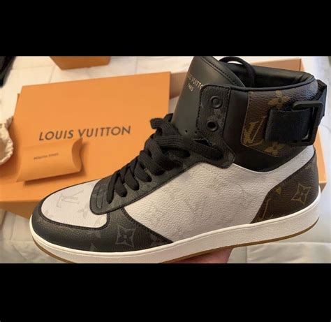 louis vuitton sneakers a roma|buying louis in rome.